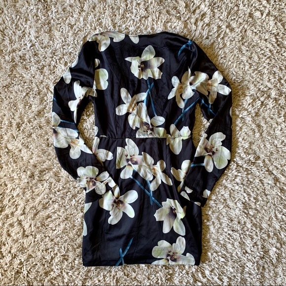 2 for 65$ Fashion Nova Floral Dress - Picture 3 of 3